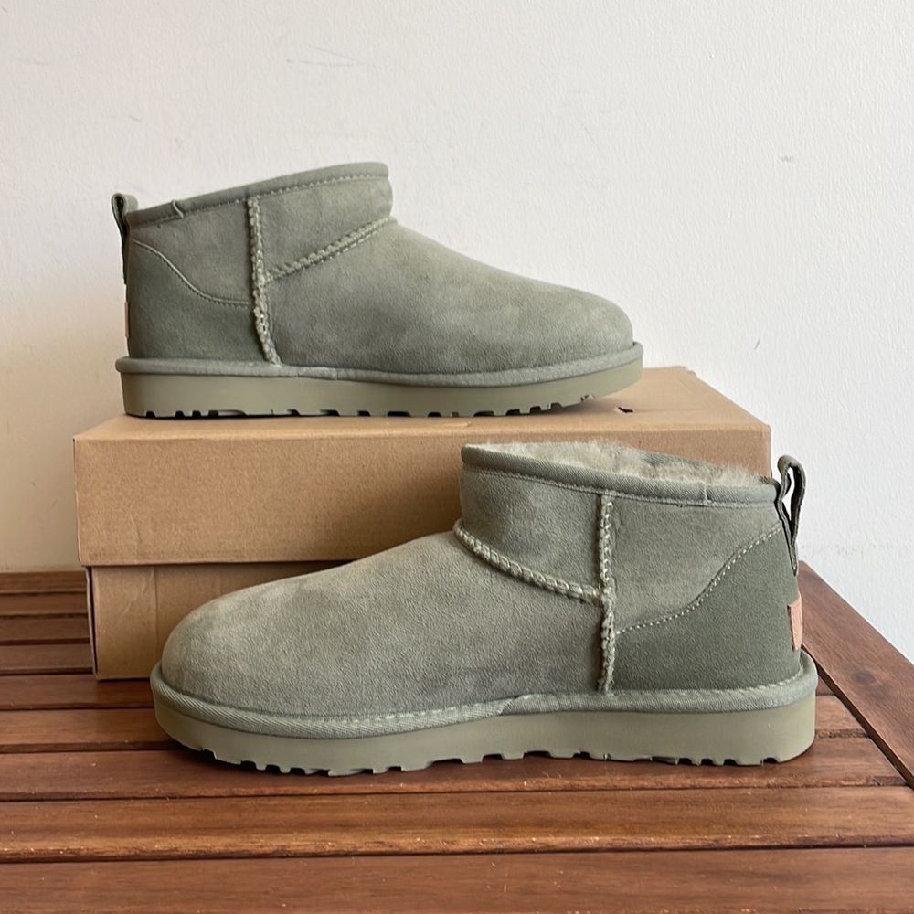 UGG Classic Ultra Mini Shaded Clover Women Size 6/UK 4/EU 37 - Picture 3 of 14